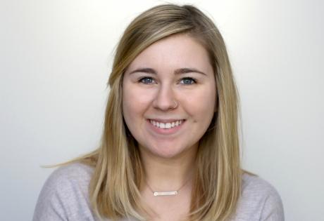 Tara Headshot.